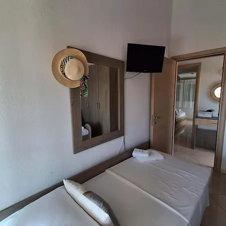 Sotiria Sea Side Luxury Apartment *